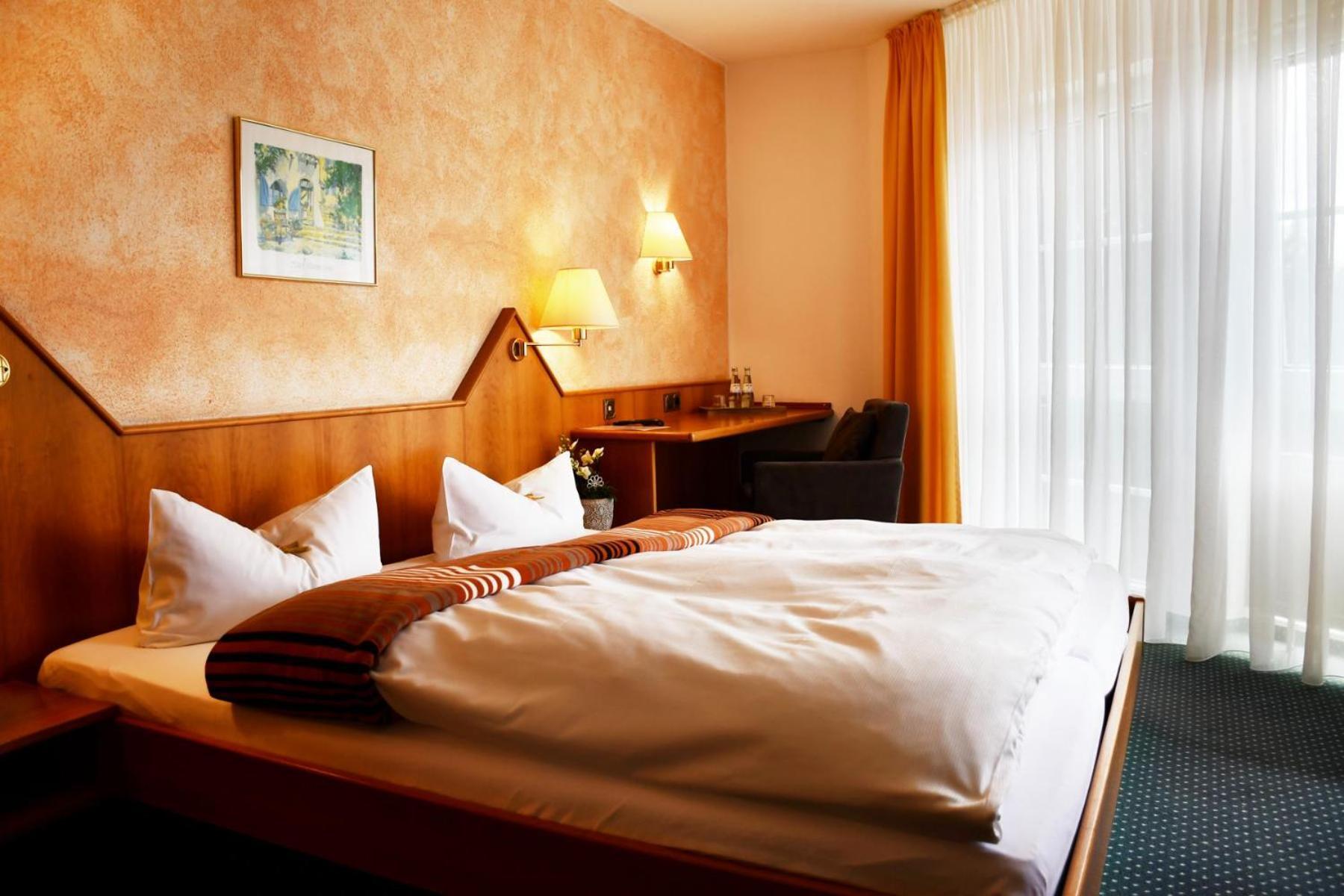 Gießen Hotel Schoene Aussicht מראה חיצוני תמונה