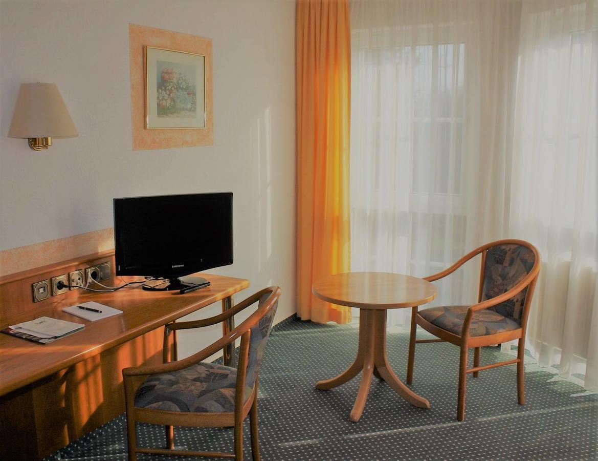 Gießen Hotel Schoene Aussicht מראה חיצוני תמונה