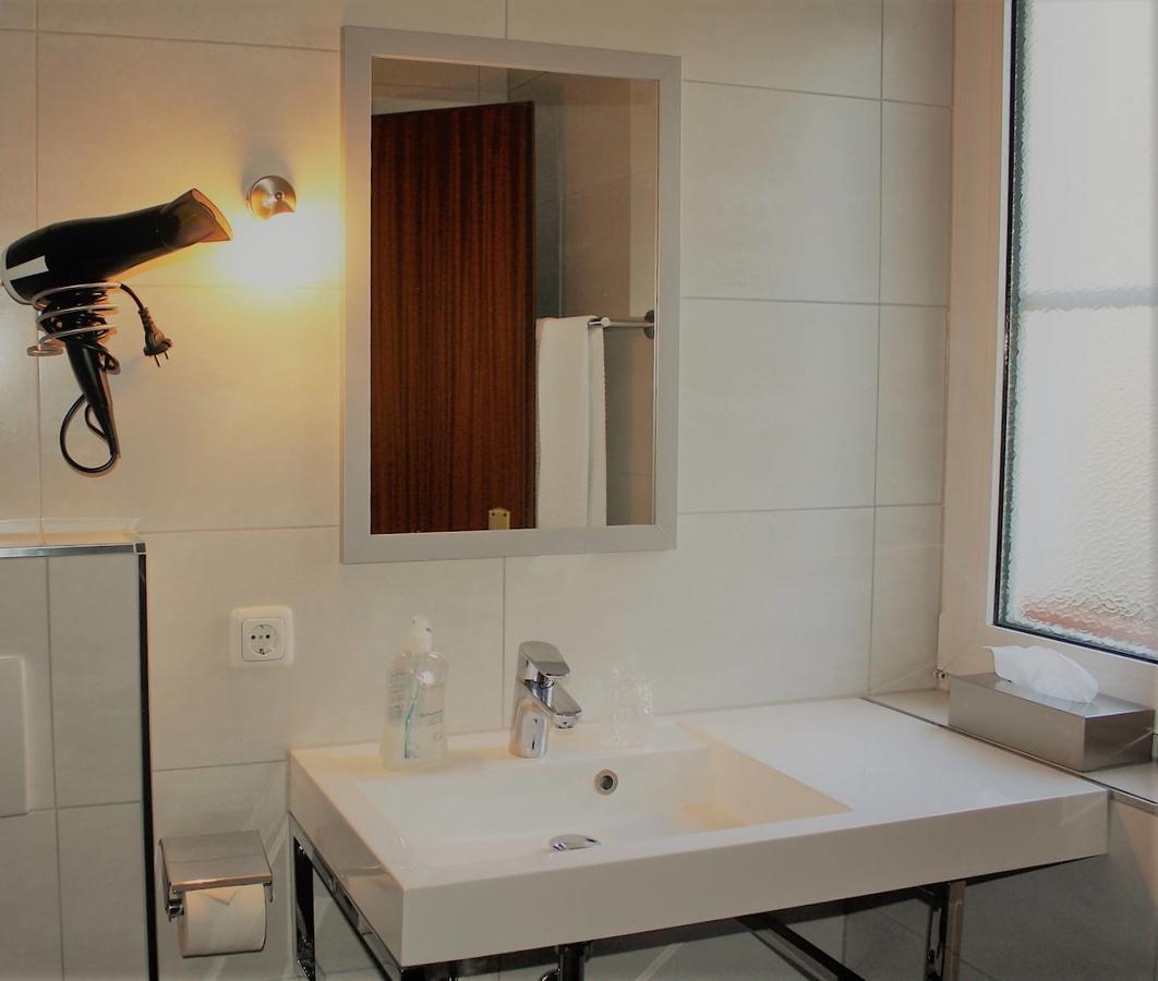Gießen Hotel Schoene Aussicht מראה חיצוני תמונה